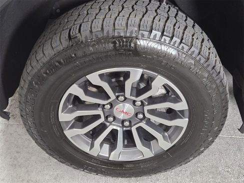 Used 2020 GMC Sierra 1500 AT4 w/ Off-Road Performance Package image 11