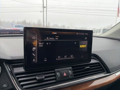 Used 2022 Audi Q5 2.0T Premium w/ Convenience Package image 13