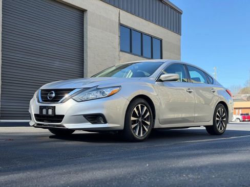Used 2016 Nissan Altima 2.5 SV FWD image 42