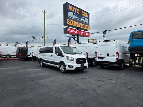 Used 2024 Ford Transit 350 XLT RWD image 27