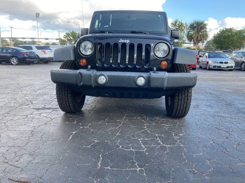 Used 2012 Jeep Wrangler Unlimited Sport image 4