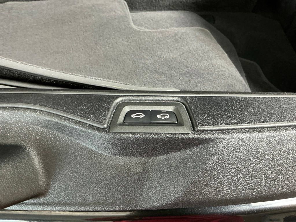 Certified 2024 BMW X7 xDrive40i w/ M Sport Package AWD/4WD image 35