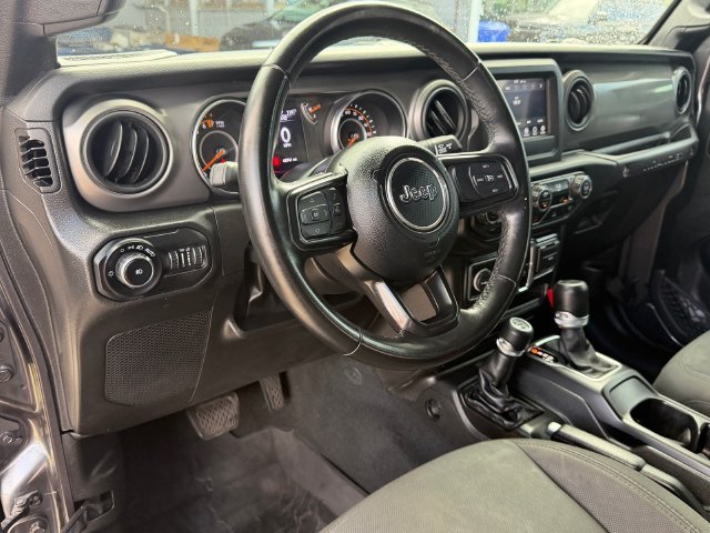 Used 2022 Jeep Wrangler Unlimited Sport AWD/4WD image 3