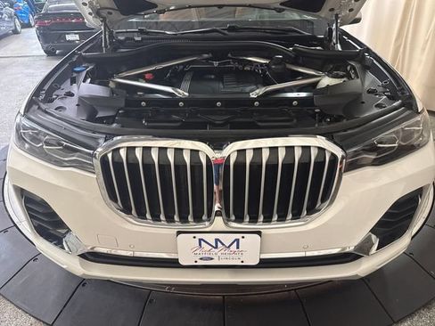 Used 2022 BMW X7 xDrive40i w/ Premium Package AWD/4WD image 17