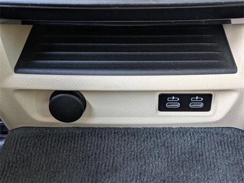 Used 2021 BMW 540i w/ Premium Package image 16