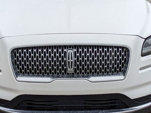 Used 2022 Lincoln Nautilus AWD w/ Premium Package image 9