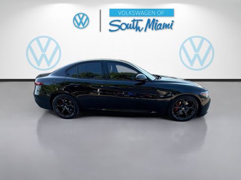 Used 2019 Alfa Romeo Giulia w/ Quick Order Package 22K Sport RWD image 8