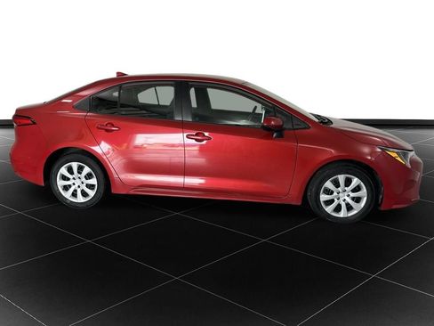 Used 2021 Toyota Corolla LE FWD image 6