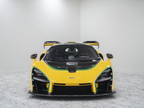 Used 2019 McLaren Senna RWD image 6
