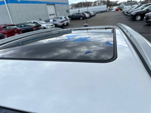 Used 2022 Buick Encore GX Essence w/ Experience Buick Package AWD/4WD image 12