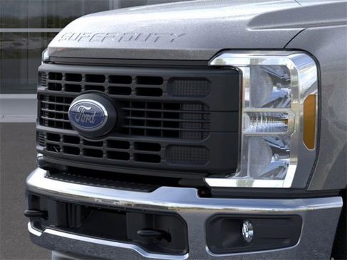 New 2024 Ford F350 XL w/ XL Chrome Package image 39