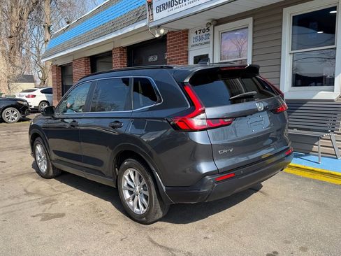 Used 2025 Honda CR-V EX-L image 3