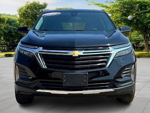 Used 2023 Chevrolet Equinox LT w/ Driver Convenience Package image 3