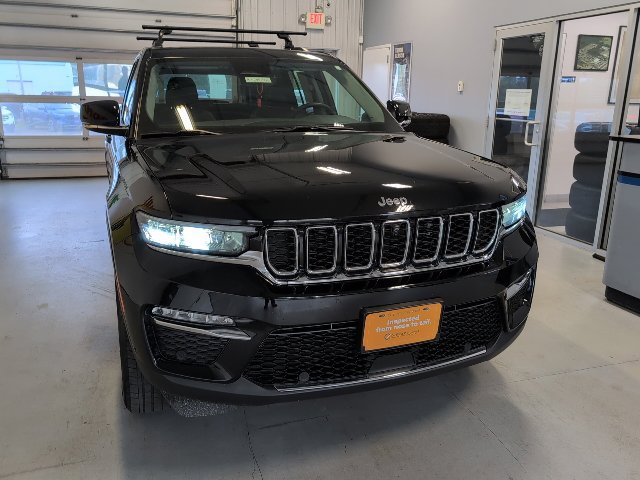 Used 2024 Jeep Grand Cherokee Limited w/ Luxury Tech Group II AWD/4WD image 45