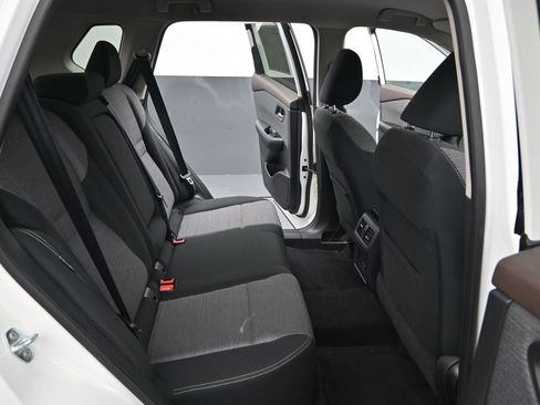 Used 2021 Nissan Rogue SV image 11