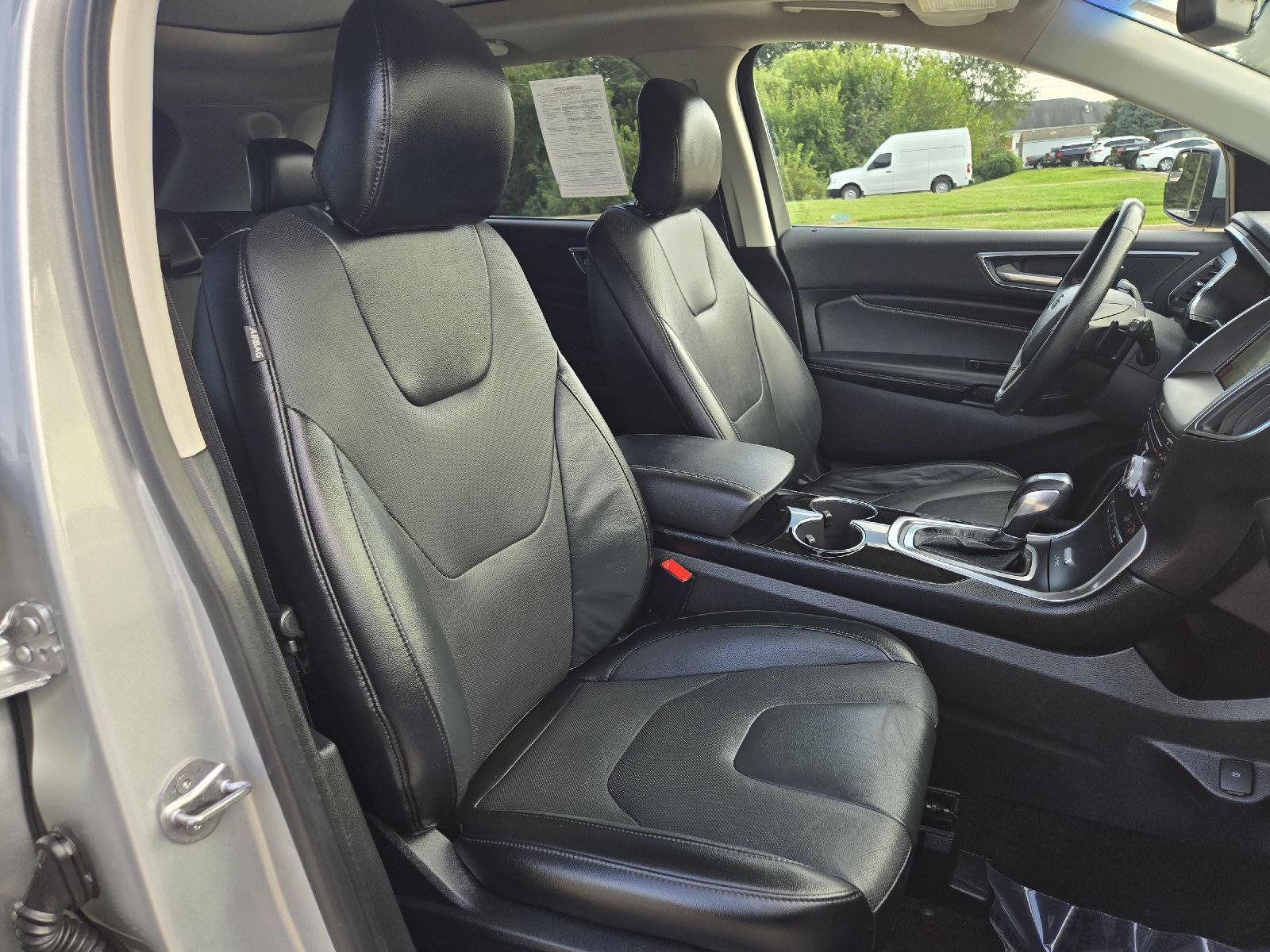 Used 2018 Ford Edge Titanium w/ Equipment Group 301A FWD image 25
