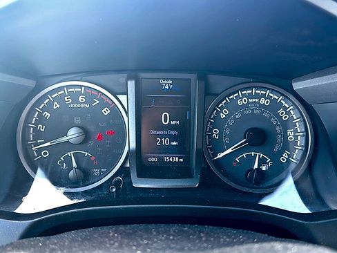 Used 2023 Toyota Tacoma TRD Off-Road w/ Black Out Package (TMS) image 9