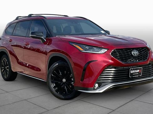 Certified 2026 Toyota Highlander XSE image 3