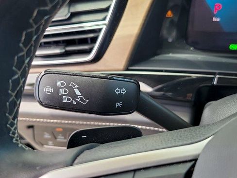 Used 2024 Volkswagen Atlas SE FWD image 30