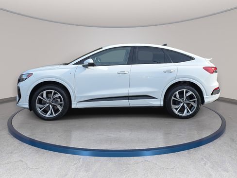 Used 2023 Audi Q4 e-tron Prestige w/ Black Optic Package image 8