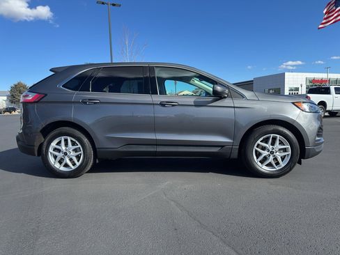 Used 2023 Ford Edge SEL image 2