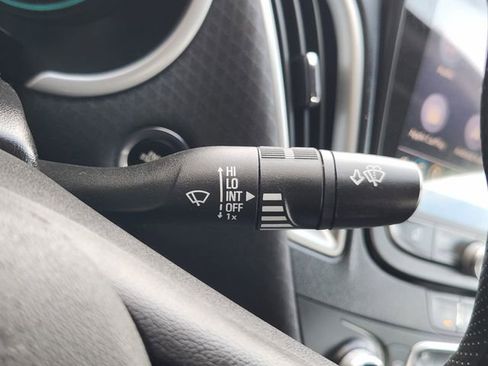 Used 2022 Chevrolet Malibu LT image 27