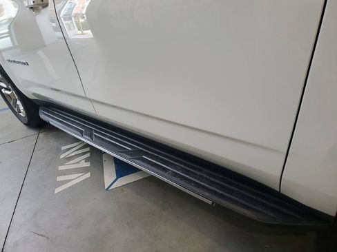 New 2026 Chevrolet Suburban LS image 7