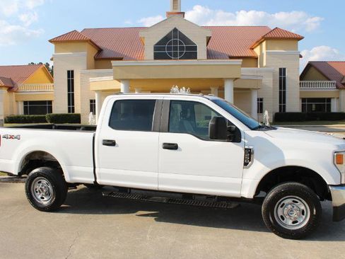 Used 2021 Ford F250 XL w/ Power Equipment Group image 2