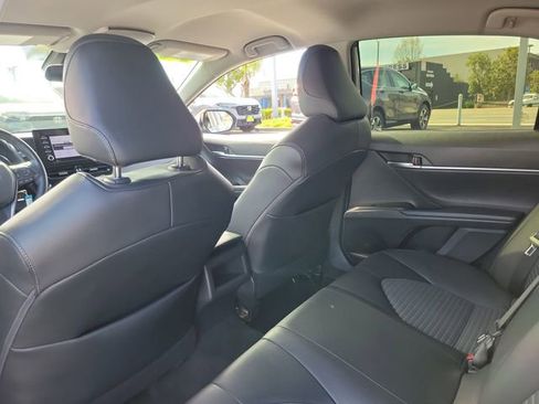 Used 2021 Toyota Camry SE image 12