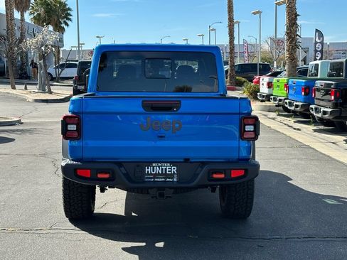 New 2026 Jeep Gladiator Mojave w/ Technology Group AWD/4WD image 6