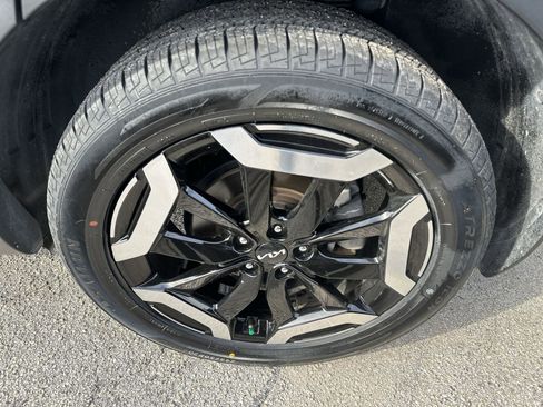 Used 2023 Kia Telluride S image 19