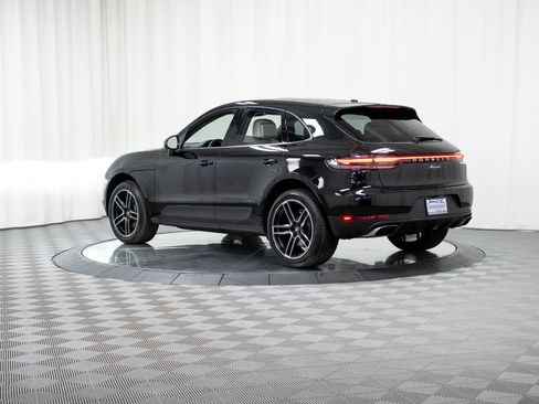 Certified 2021 Porsche Macan AWD/4WD image 30