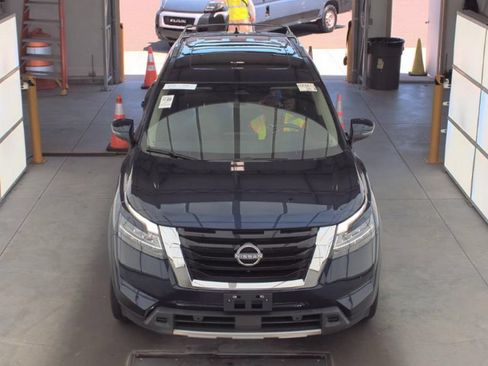 Used 2023 Nissan Pathfinder SL w/ SL Premium Package AWD/4WD image 2