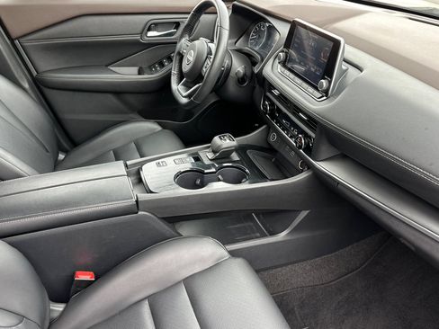 Used 2023 Nissan Rogue SV w/ SV Premium B Package FWD image 20