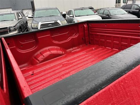 Used 2022 Nissan Titan SV w/ Accessory Utility Package image 12