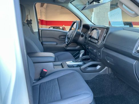 Used 2025 Nissan Frontier S image 19