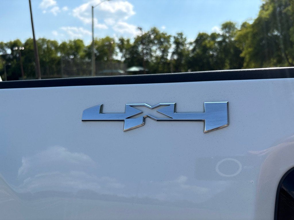 Used 2022 GMC Sierra 2500 Pro w/ Convenience Package AWD/4WD image 12