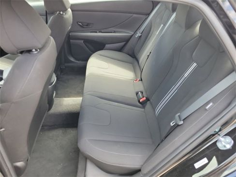 Used 2025 Hyundai Elantra Sport image 19