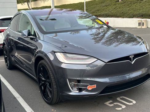 Used 2020 Tesla Model X Long Range image 10