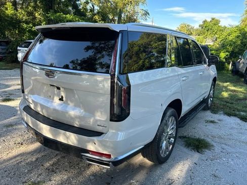 Used 2021 Cadillac Escalade Premium Luxury AWD/4WD image 4