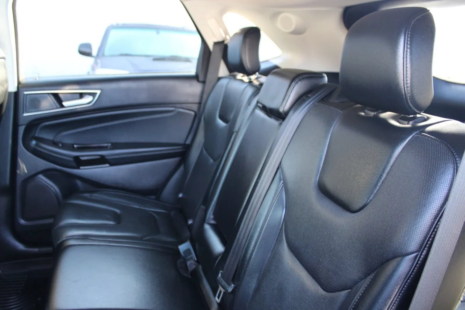 Used 2019 Ford Edge Titanium w/ Equipment Group 301A AWD/4WD image 25