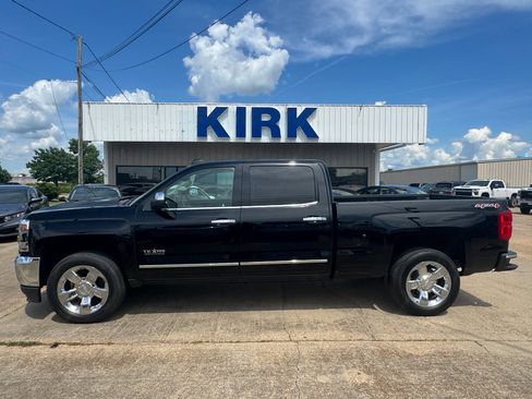 Used 2017 Chevrolet Silverado 1500 LTZ w/ Texas Edition image 2