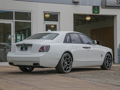 New 2025 Rolls-Royce Ghost Black Badge image 11