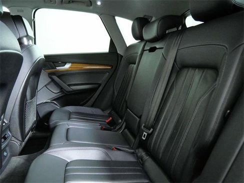 Used 2023 Audi Q5 2.0T Premium w/ Convenience Package image 15