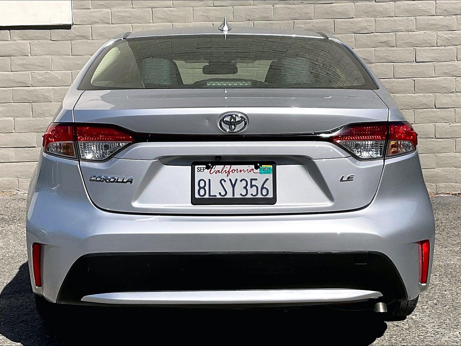 Used 2020 Toyota Corolla LE w/ LE Premium Package FWD image 3