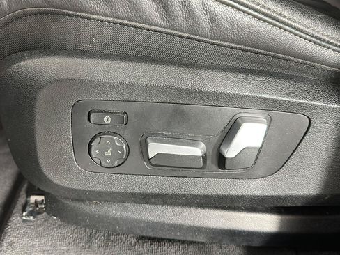 Used 2022 BMW X5 xDrive40i w/ M Sport Package AWD/4WD image 11