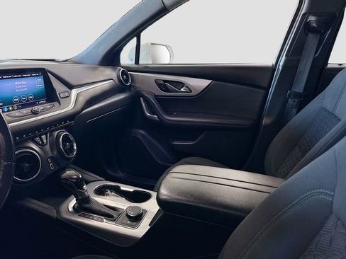 Used 2019 Chevrolet Blazer LT FWD image 23