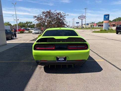 Used 2015 Dodge Challenger R/T Plus RWD image 21
