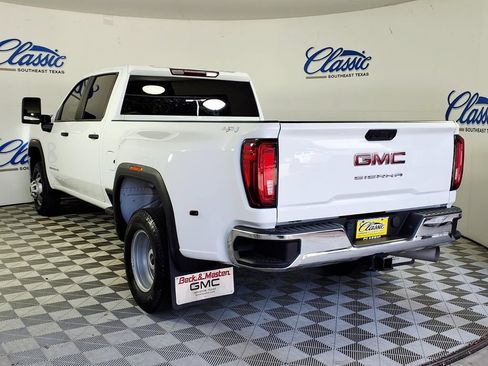 Used 2023 GMC Sierra 3500 Pro w/ Gooseneck/5TH Wheel Package AWD/4WD image 2