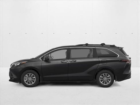 New 2026 Toyota Sienna XLE AWD/4WD image 3